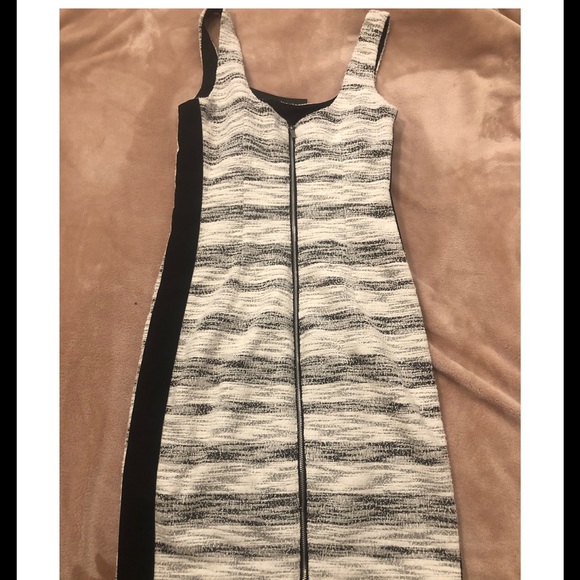 NWT DYNAMITE DRESS - Picture 2 of 4